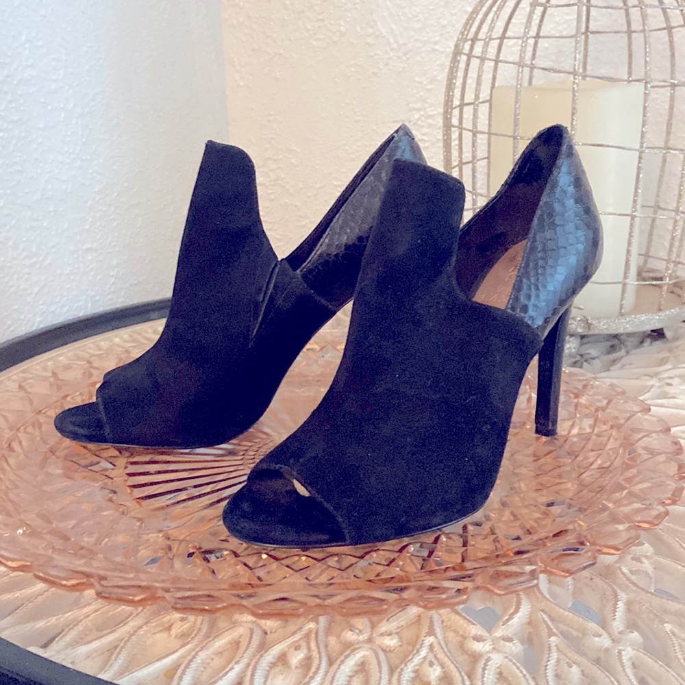Vince Camuto- multi media-suede and animal print leather - open toe- dress shoe